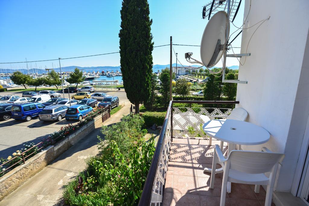 Villa Benelux Zadar Bagian luar foto