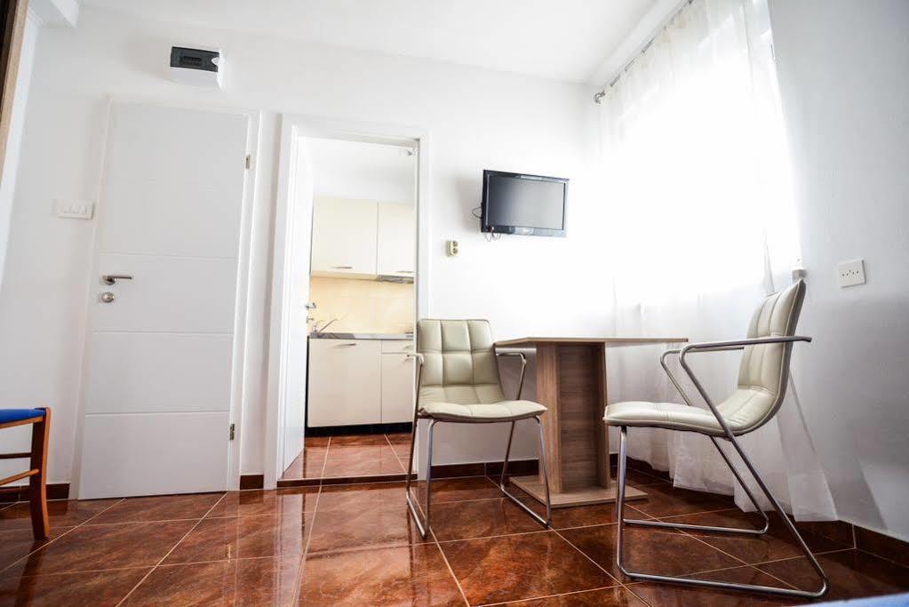 Villa Benelux Zadar Bagian luar foto