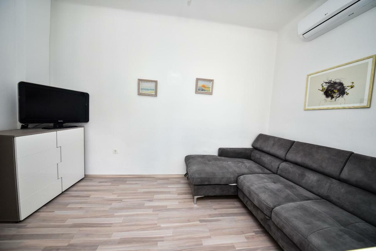 Villa Benelux Zadar Bagian luar foto
