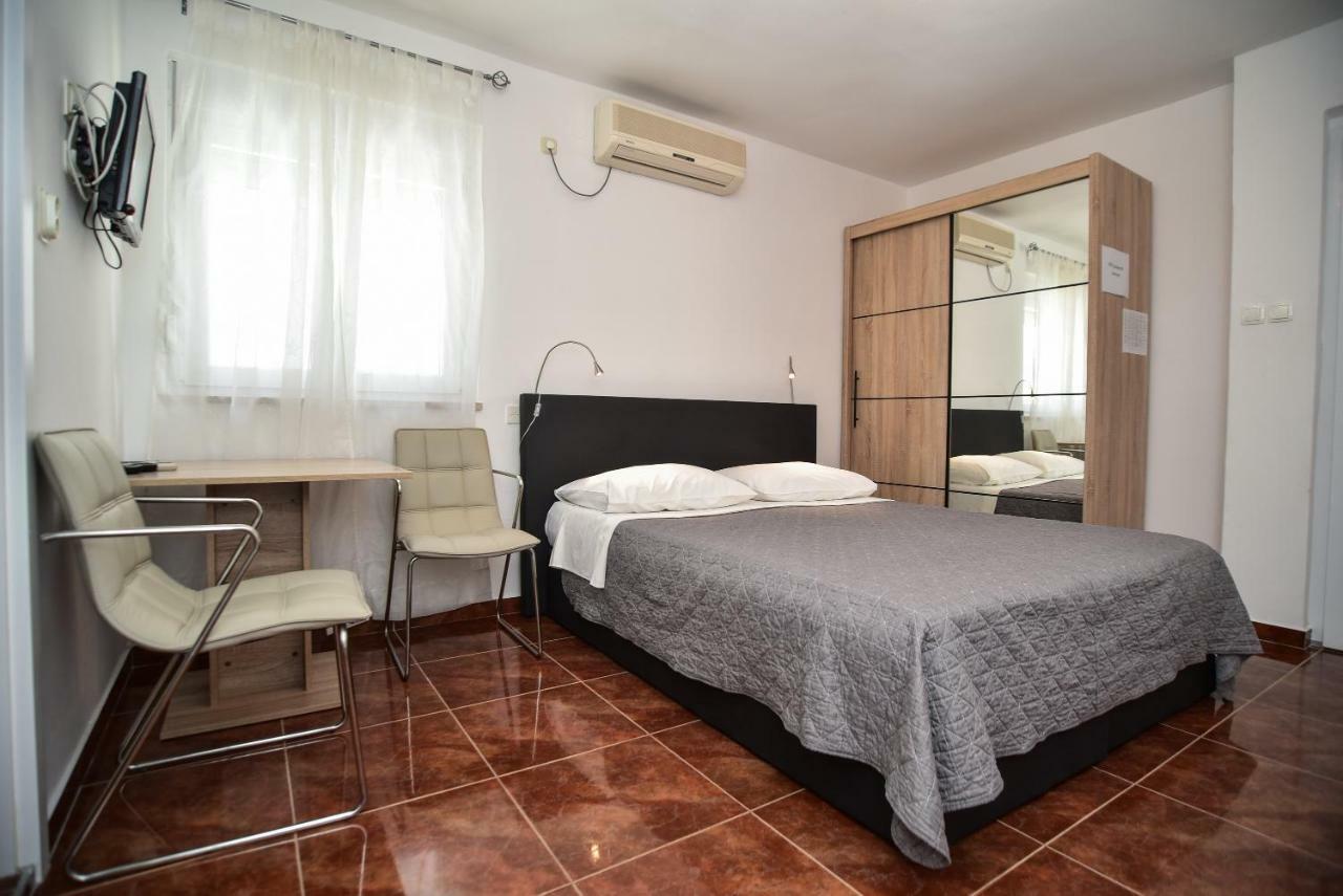 Villa Benelux Zadar Bagian luar foto