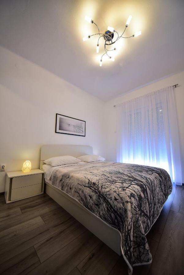 Villa Benelux Zadar Bagian luar foto